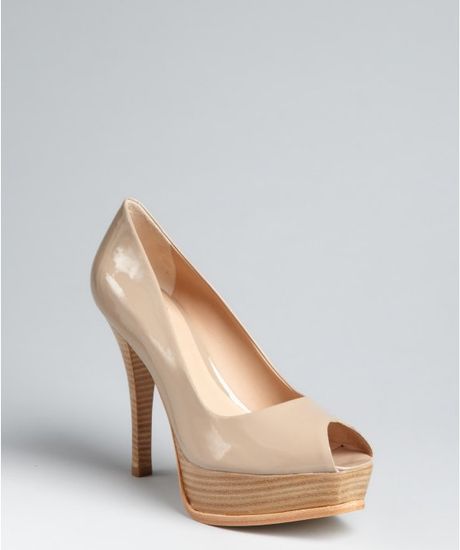 Pour La Victoire Tan Patent Leather Titiana Platform Peep Toe Pomps in Beige (tan) - Lyst