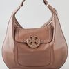 Tory Burch Amanda Flat Hobo in Brown - Lyst