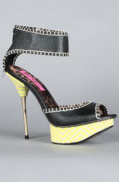 Betsey Johnson The Tricksy Shoe in Black Multi in Yellow (black) - Lyst