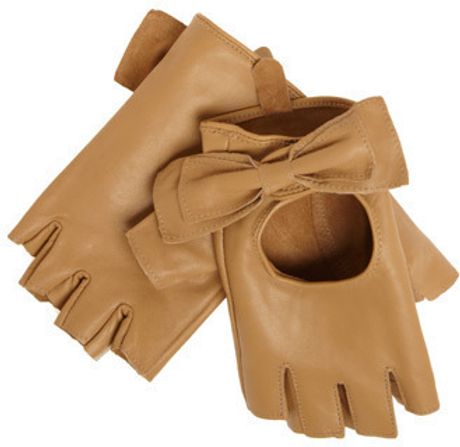 Modcloth Leisurely Drive Glovelettes in Brown (tan) - Lyst