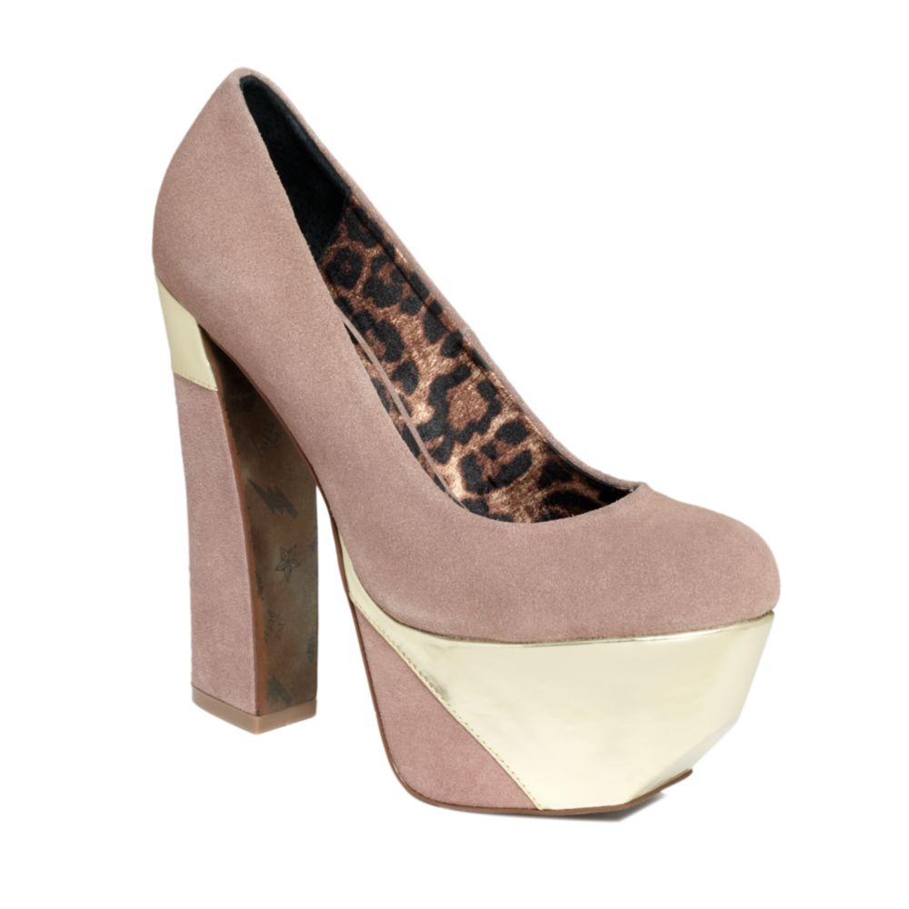 blush platform pumps