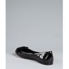 Fendi Black Patent Leather Bow Detail Flats in Black - Lyst