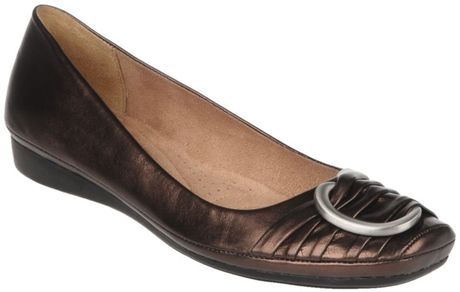 Naturalizer Violette Flats in Brown (bronze) - Lyst