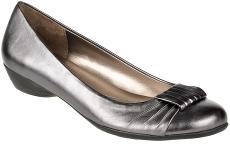 Naturalizer Hollie Flats in Silver (night pewter) - Lyst