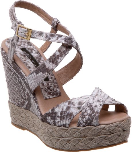 Pied A Terre Lupine P Cross Strap Wedge Sandals in Beige (natural) - Lyst