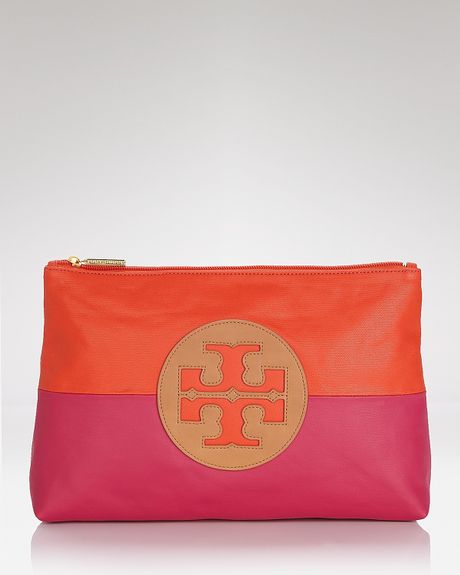 Tory Burch Cosmetics Case Large Logo in Orange (fuschia) - Lyst