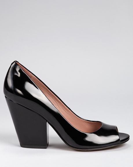 vince camuto black leather heels