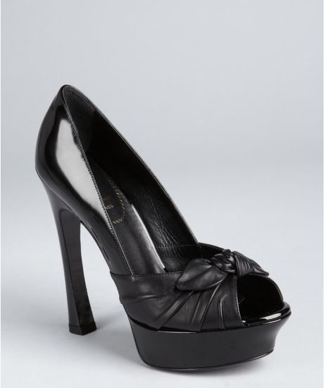 Yves Saint Laurent Black Patent Leather Palais B 105 Peep Toe Bow Pumps in Black - Lyst