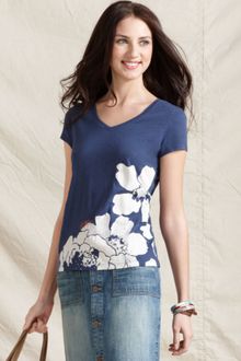Tommy Hilfiger Short Sleeve Floral Print Vneck Graphic Tee - Lyst