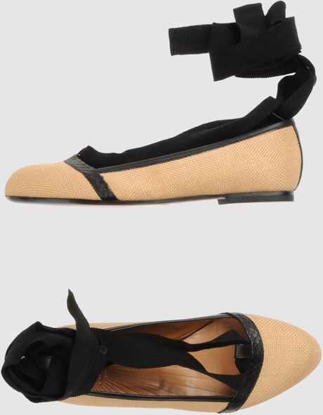 Viktor & Rolf Ballet Flats in Beige - Lyst
