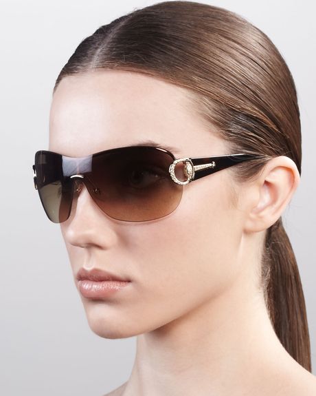 Gucci Logo Shield Sunglasses Golden in Gold - Lyst