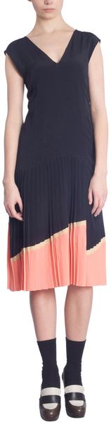  Sleeveless Vneck Dress 