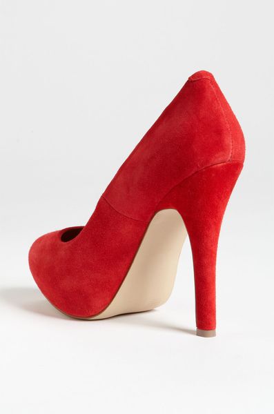 Steve Madden Traisie Pump in Red (coral suede) | Lyst