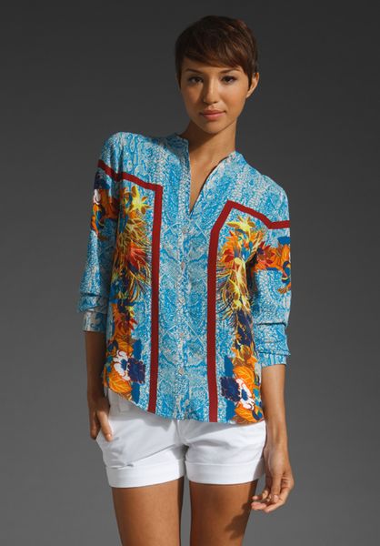 Bcbgmaxazria Printed Blouse in Pumice Combo in Blue (pumiec combo) - Lyst