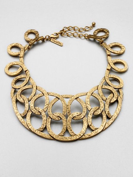 Oscar De La Renta Hammered Loop Collar Necklace in Gold - Lyst