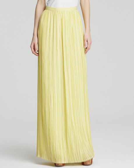 Alice + Olivia Maxi Skirt Viva Pleated in Yellow (light yellow) - Lyst