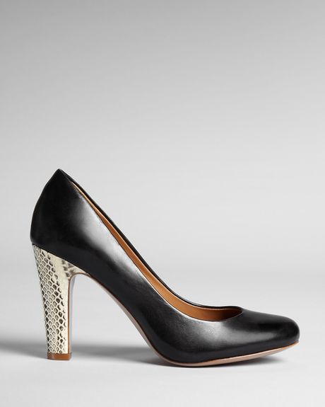 elie tahari pumps