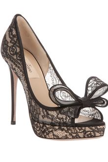 Valentino Lace Peep-Toe Pumps - Lyst