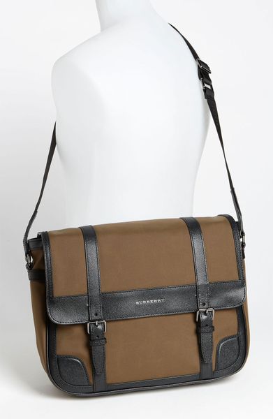 burberry men's messenger bag