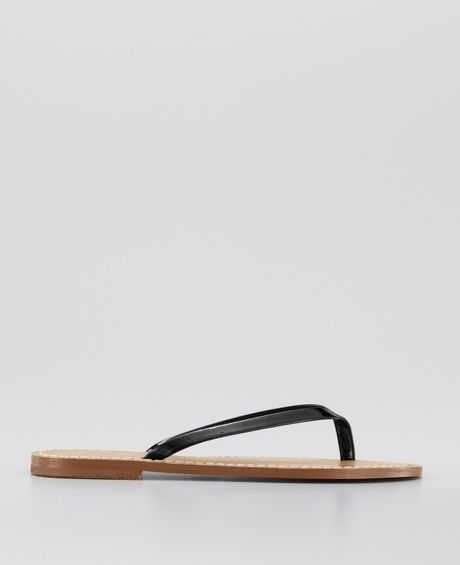 patent black flip flops