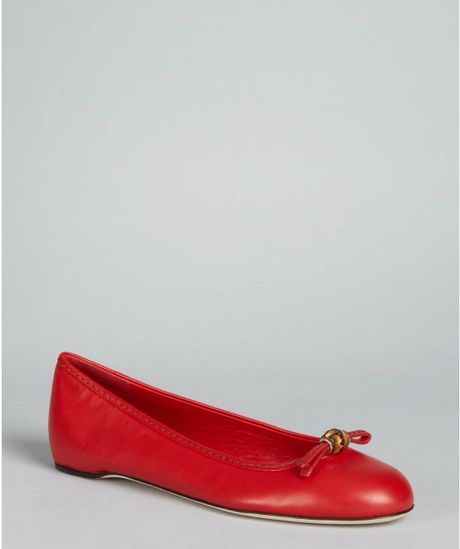 Gucci Red Leather Bamboo Bow Flats in Red - Lyst