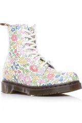 Dr. Martens Classic 8 Lib