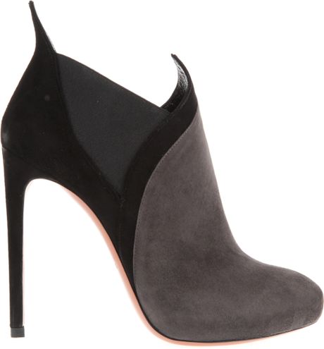 Alaïa Twotone Low Boots in Suede with Elastic Sides in Black - Lyst