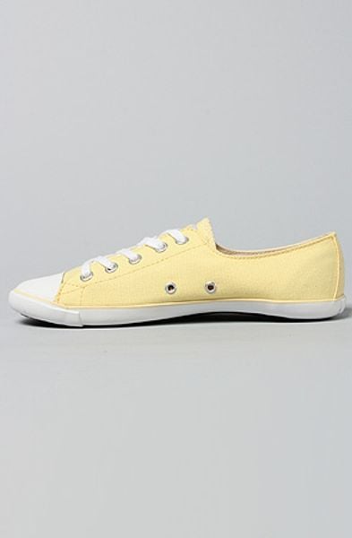 converse light yellow