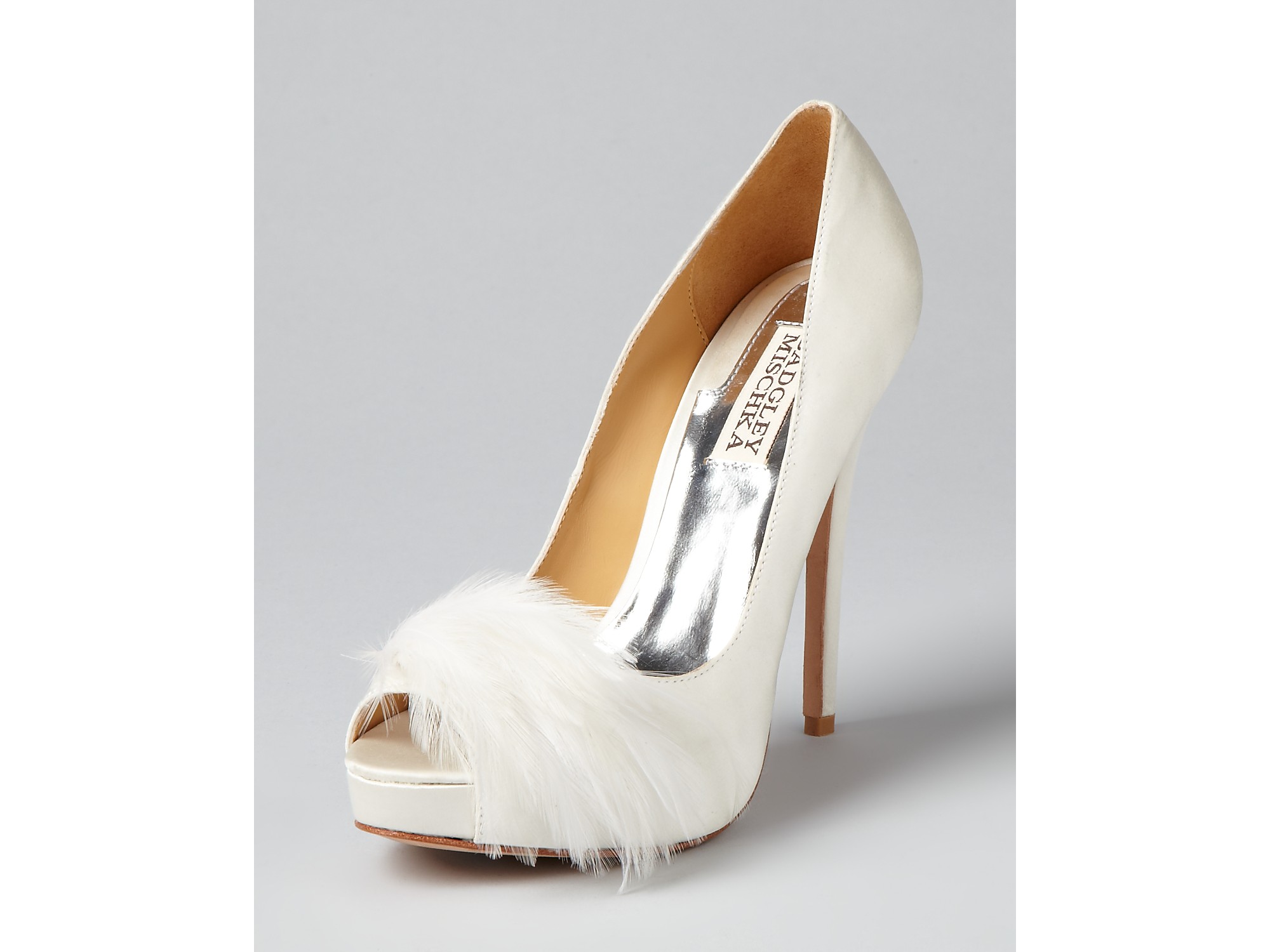 badgley mischka platform pumps