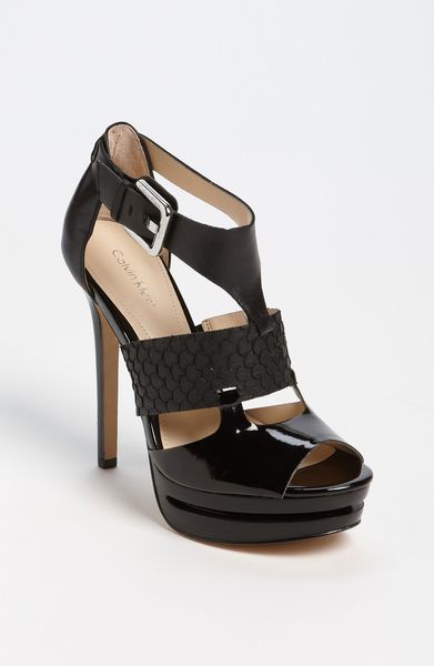 Calvin Klein Roxanna Sandal in Black - Lyst