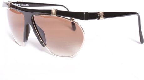 Sunglasses of Dina Fashion