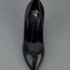 Giuseppe Zanotti Court Shoe in Black - Lyst