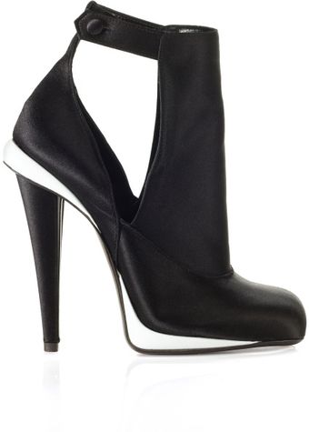 Fendi Fw Victorian Satin Bootie - Lyst