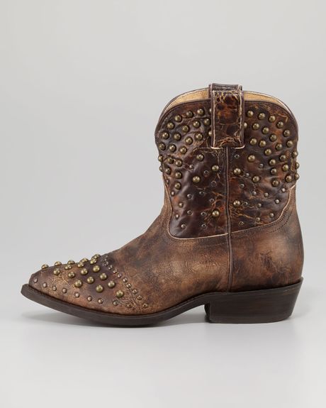 frye billy hammered stud boot