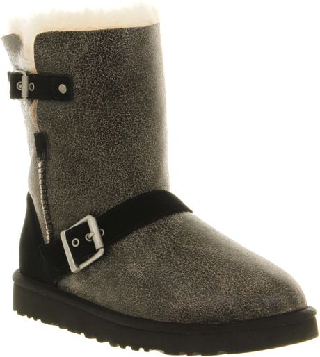 short black classic uggs