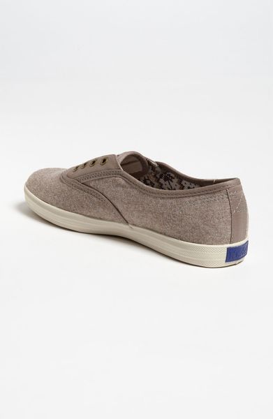 champion shoes laceless
