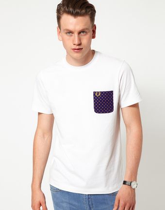 Fred Perry T-shirt with Paisley Print Pocket Exclusive - Lyst