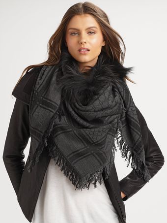 Gucci Fox Trimmed Gg Patterned Stole/gray - Lyst