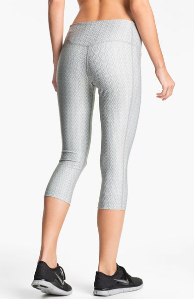 capri tights nike