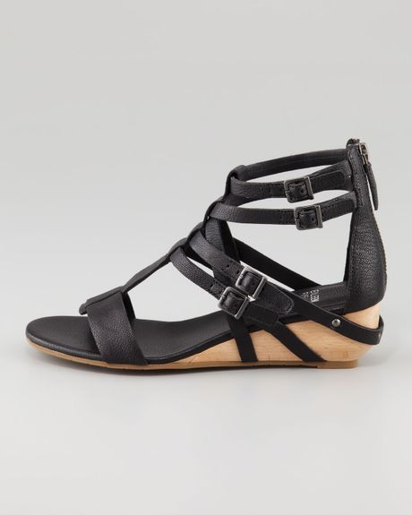 Eileen Fisher Low Wedge Gladiator Sandal in Black | Lyst