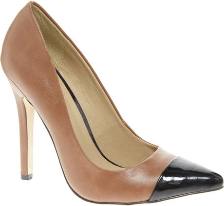 pointed tan heels