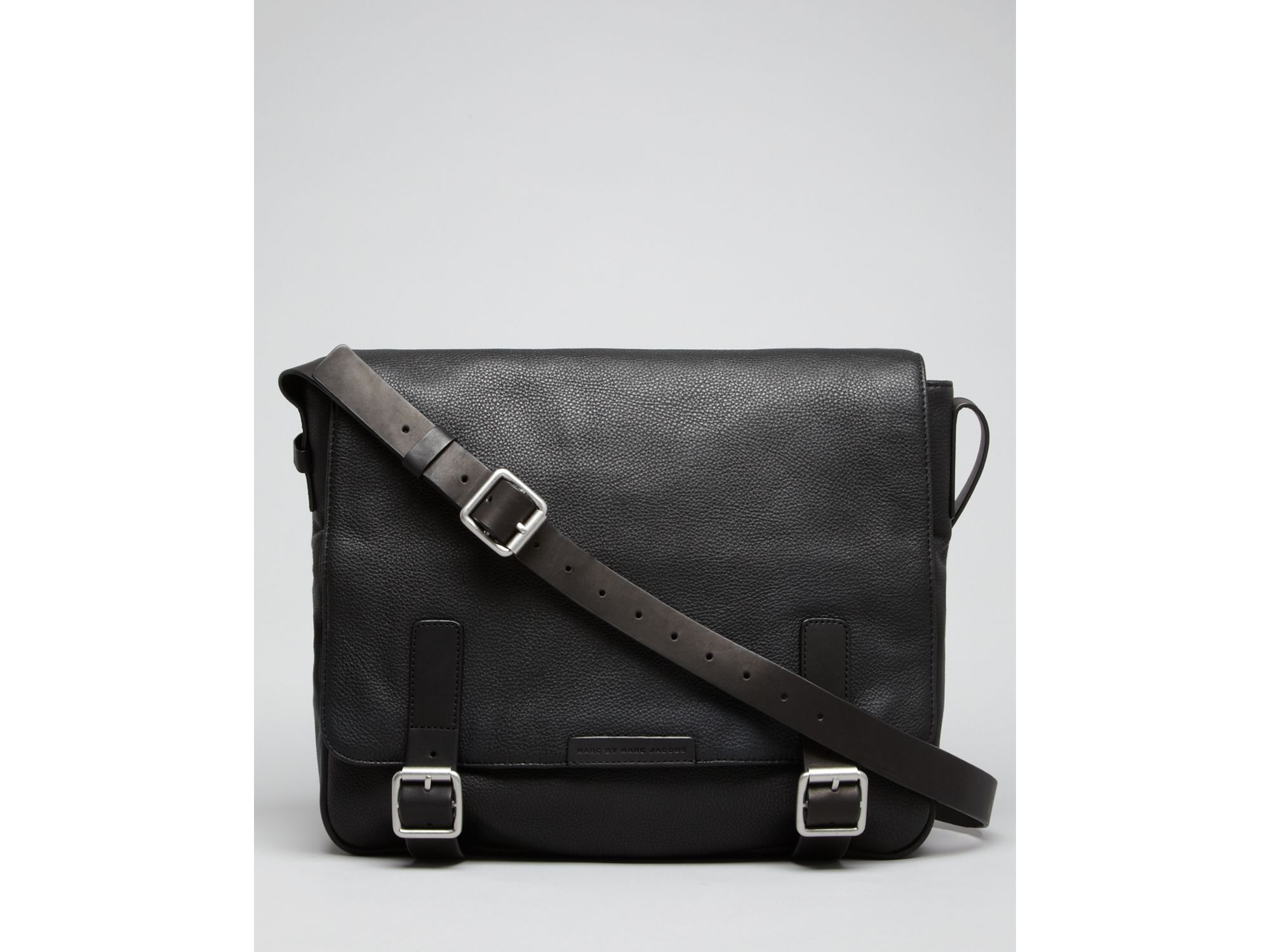 Marc By Marc Jacobs Simple Pebbled Leather Messenger Bag in Black for Men | Lyst