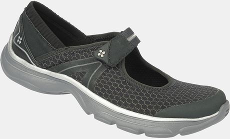 naturalizer walking shoes