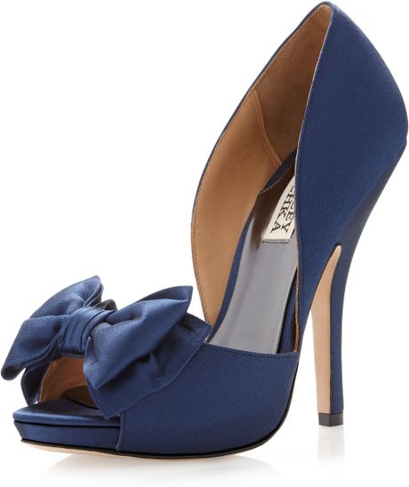badgley mischka blue pumps