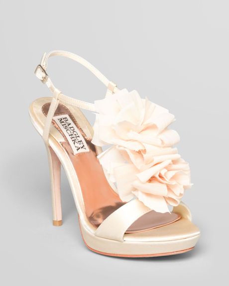 ... Mischka Platform Evening Sandals Adele High Heel in Beige (vanilla