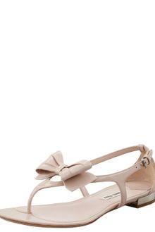 Miu Miu Patent Bow Thong Sandal Cipria - Lyst