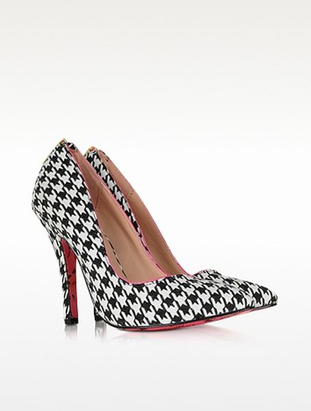 hounds tooth pumps