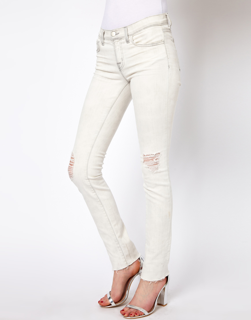 white distressed skinny jeans