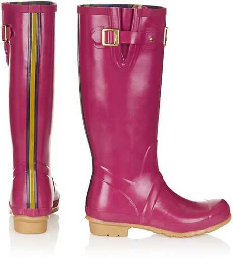 color shoes with black suit