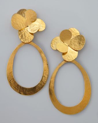 Herve Van Der Straeten Hammered Gold Petal Earrings - Lyst